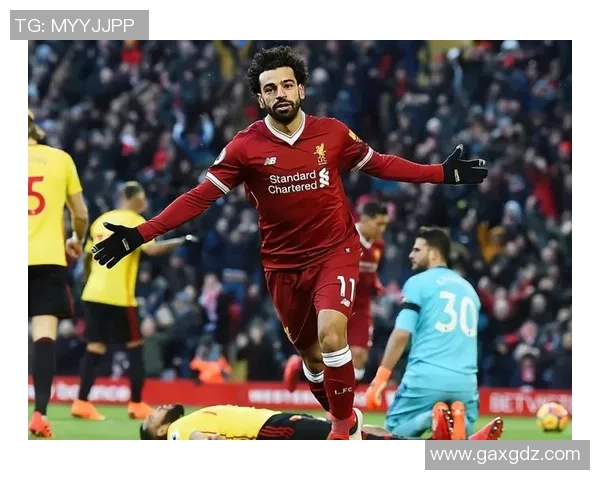 足球传奇之路：从球场到收藏的八大足球明星人物传奇