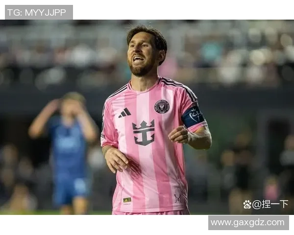 足球传奇齐聚一堂，明星球员专访揭开赛场背后的故事与荣耀